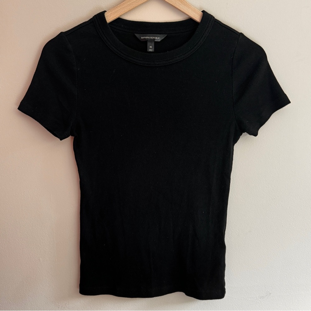 Banana Republic Basic Ribbed Tee - Black - image 1